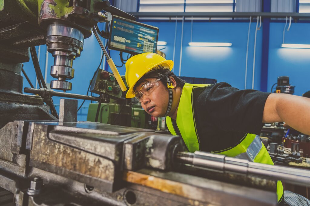 外国人労働者を採用するメリットや活躍している業種とは？